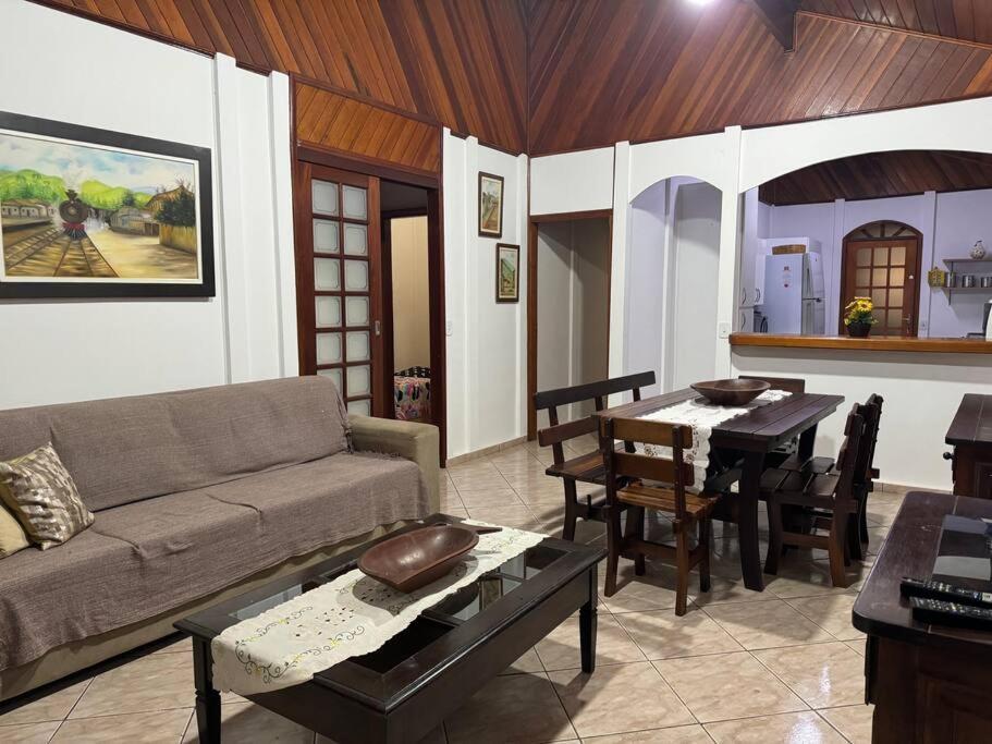 Casa Dentro Parque Aquatico Villa Aguas de Lindoia Ngoại thất bức ảnh