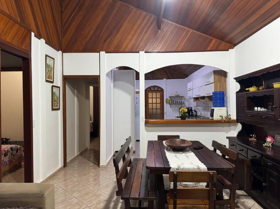 Casa Dentro Parque Aquatico Villa Aguas de Lindoia Ngoại thất bức ảnh